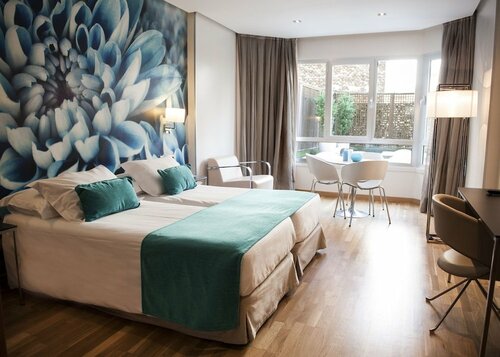 Внешний вид отеля Apartosuites Jardines de Sabatini в Мадриде, фото 3