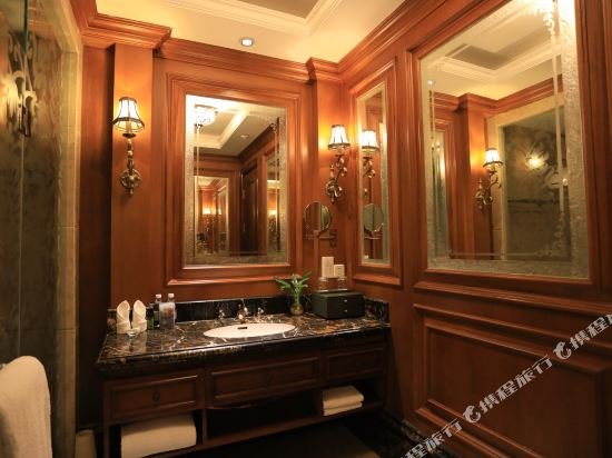 Фото Chongqing Auwi Hotel