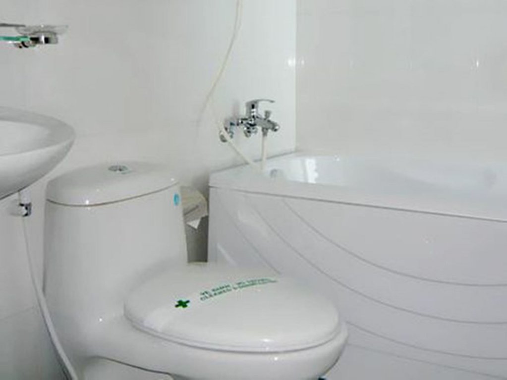 Фото Golden Lotus Hotel