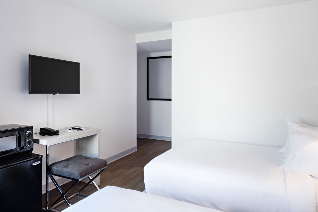 Фото The Gatsby Hotel