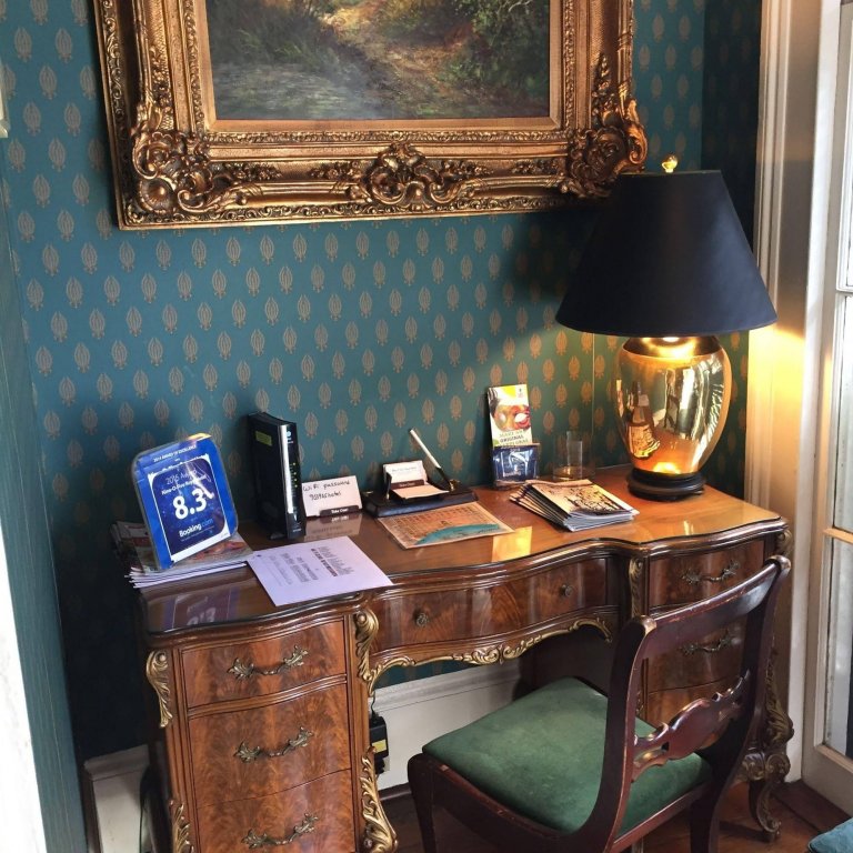 Фото Nine O Five Royal Hotel