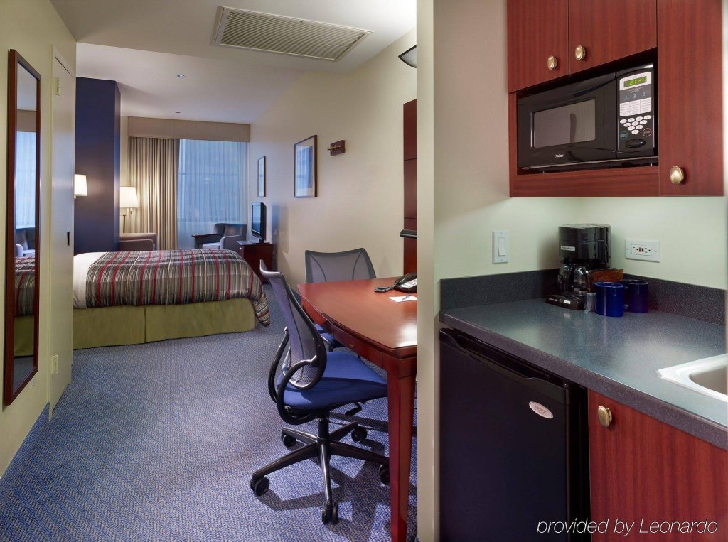 Фото Club Quarters Hotel, Wacker at Michigan, Chicago