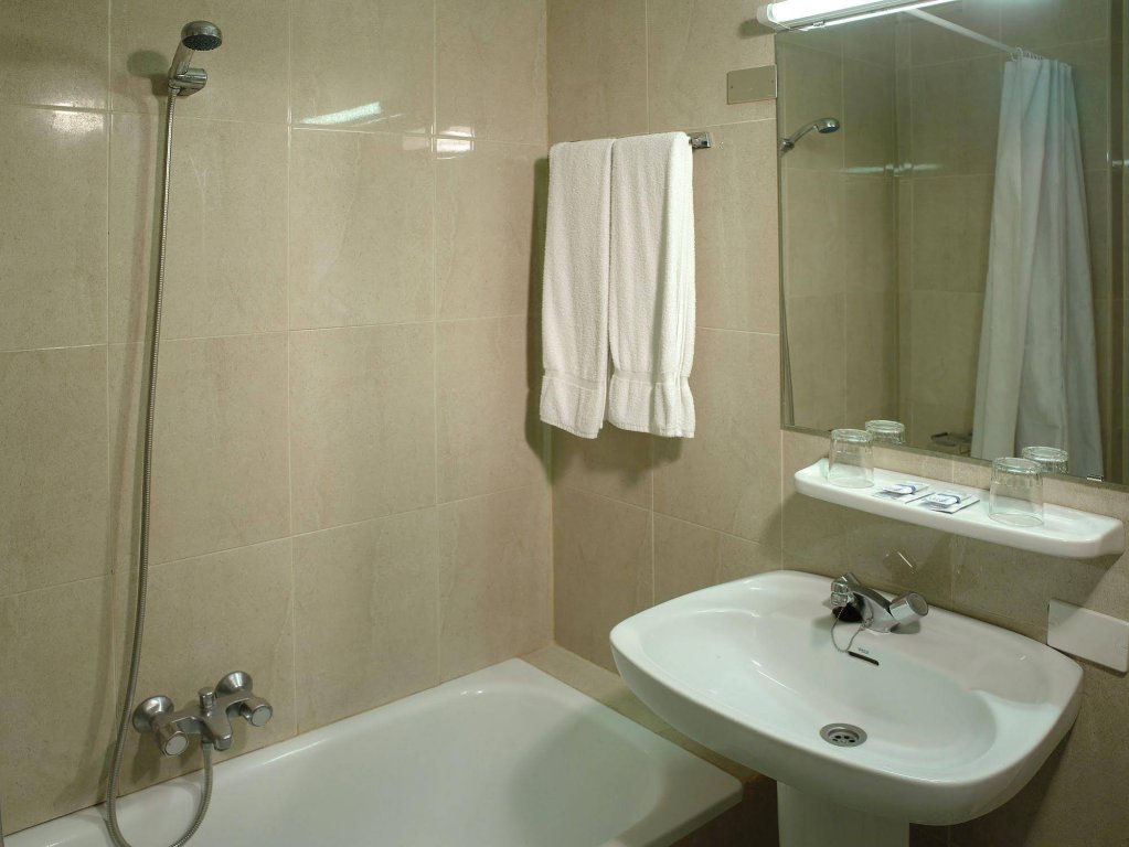 Фото Hotel Adonis Pelinor