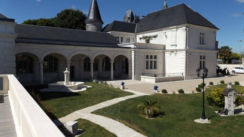 Гостиница Château Pellisson в Коньяке