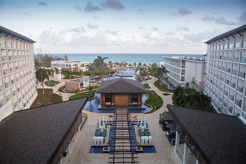 Гостиница Royalton White Sands Montego Bay, An Autograph Collection All Inclusive Resort в Трелони