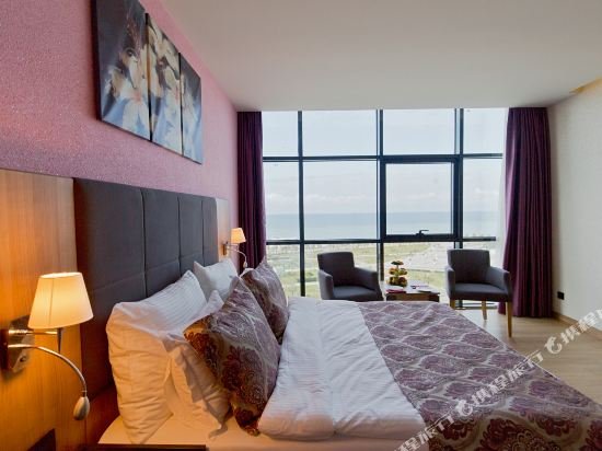 Фото Euphoria Batumi Convention & Casino Hotel