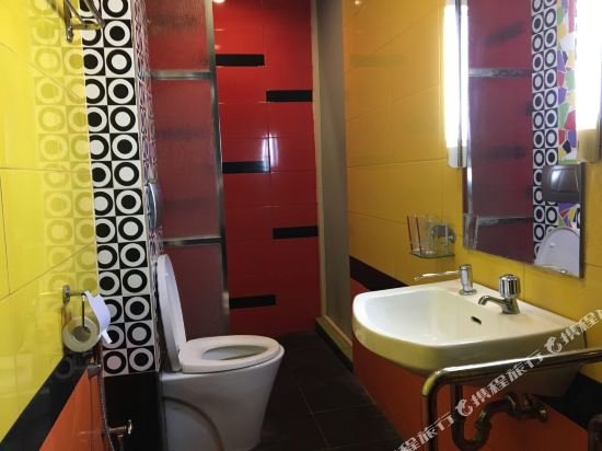 Фото International Homestay Surabaya