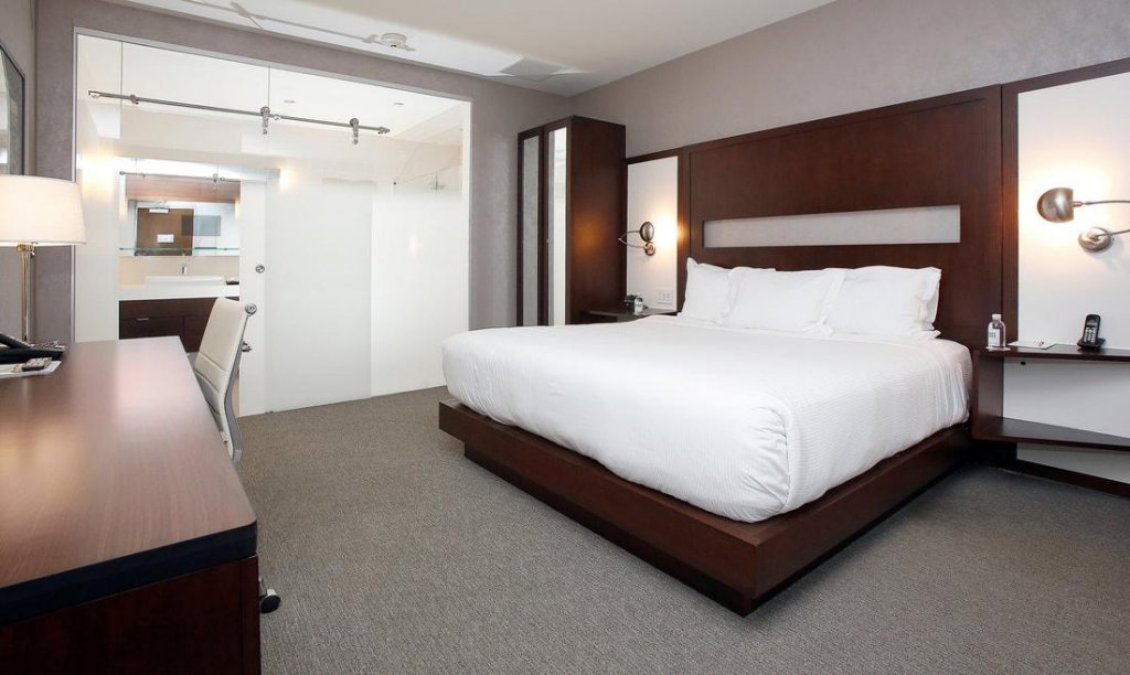 Фото J House Greenwich