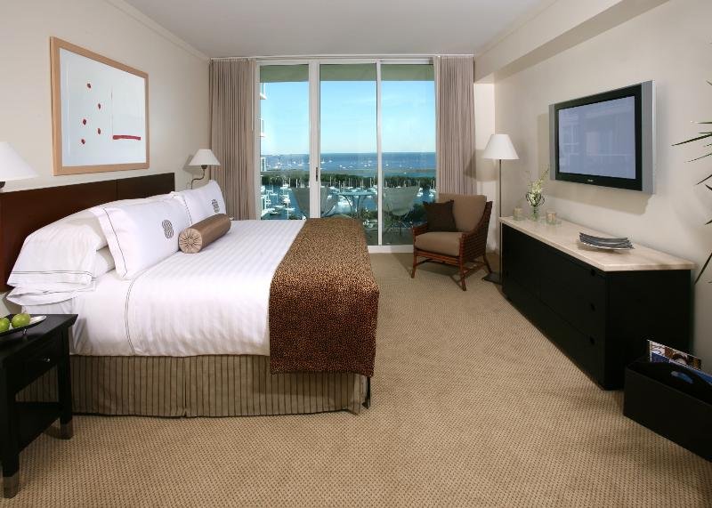 Фото The Ritz-Carlton Coconut Grove Miami