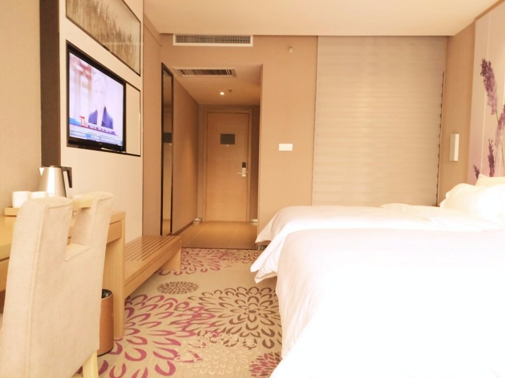 Фото Lavande Hotel Yangjiang Xiping Road Wal-Mart Branch