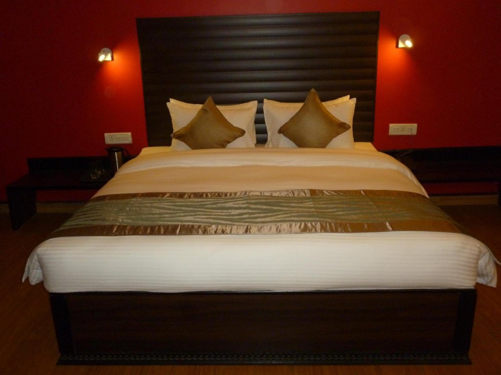 Фото Sterling Nainital