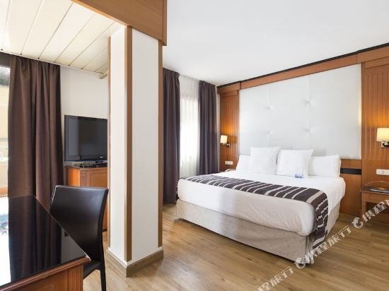 Фото Melia Granada Hotel