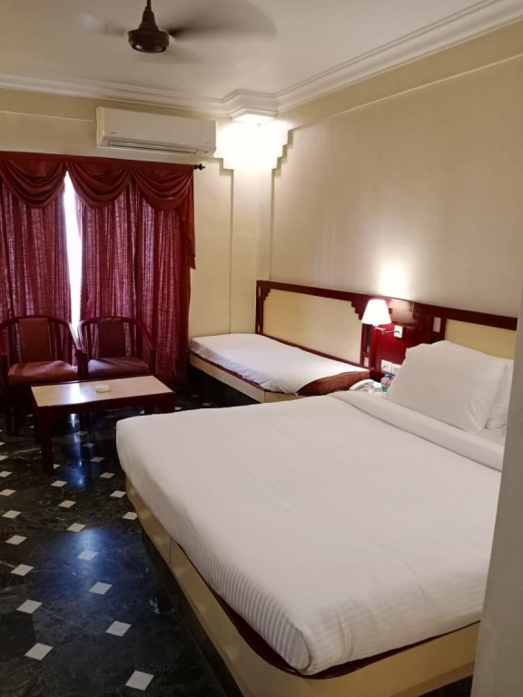 Фото Mourya Lords Inn, Kurnool