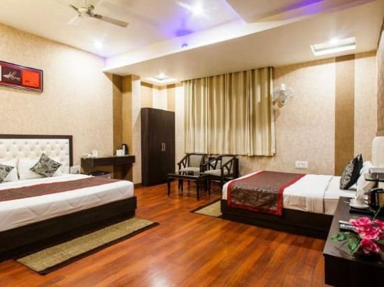 Фото Hotel Krishnam