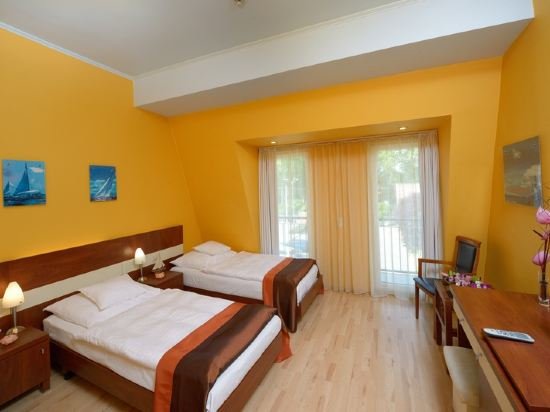 Фото Holiday Beach Budapest Wellness Hotel with Sauna Park