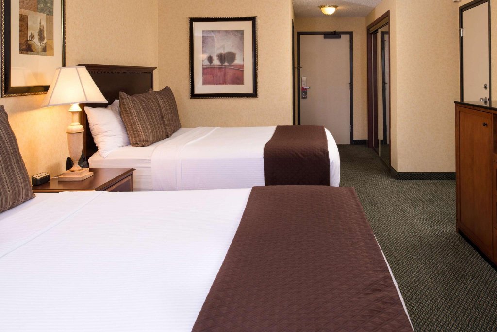 Фото Ruby River Hotel