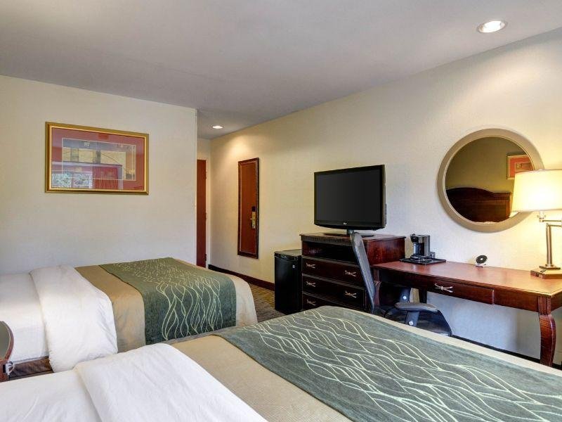 Фото Comfort Inn & Suites Airport Dulles - Gateway