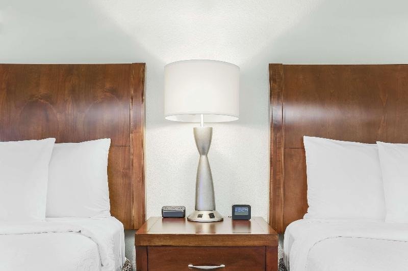 Фото Hilton Garden Inn Dallas/Duncanville