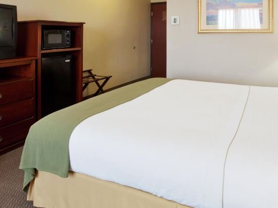 Фото Holiday Inn Express West Sacramento, an Ihg Hotel