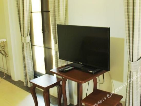 Фото Hilltop Chalet