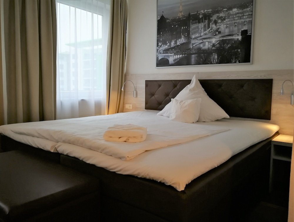 Фото Hotel NearBy