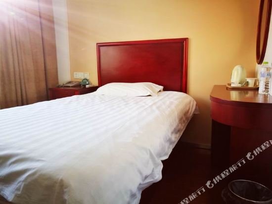 Фото GreenTree Inn Ningbo Beilun District Meishan Beach Business Hotel