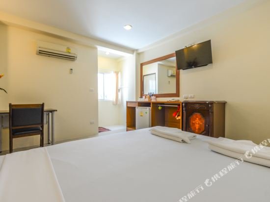 Фото Rambuttri House