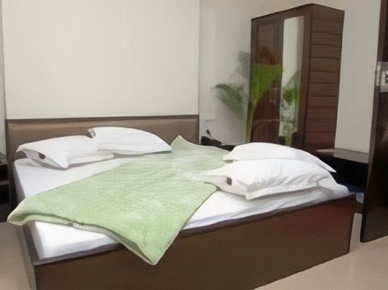 Фото The Wind Cross Hotel