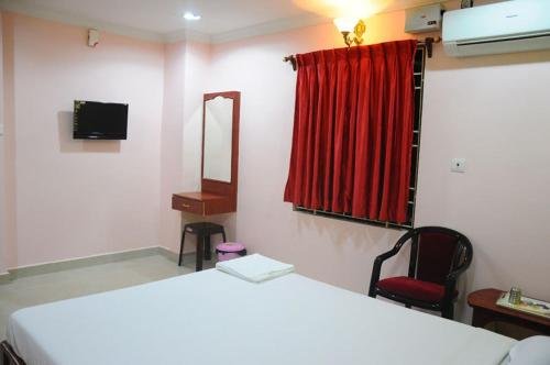 Фото Golden Sun Inn