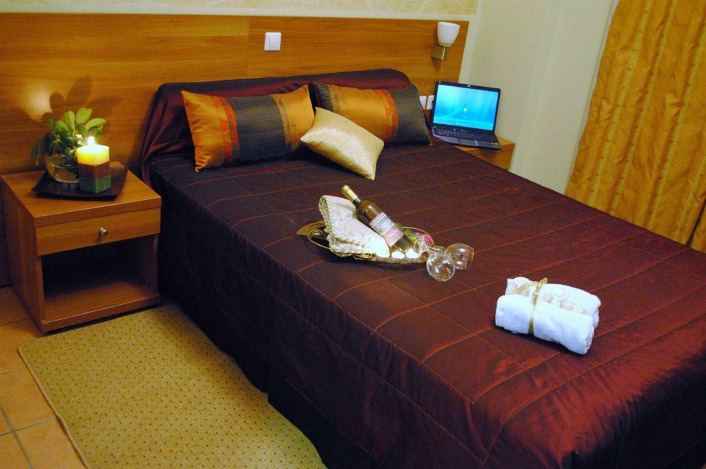 Фото Glaros Hotel