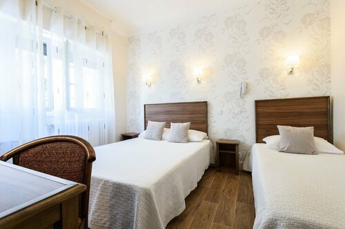 Гостиница Hôtel Anjou в Биаррице