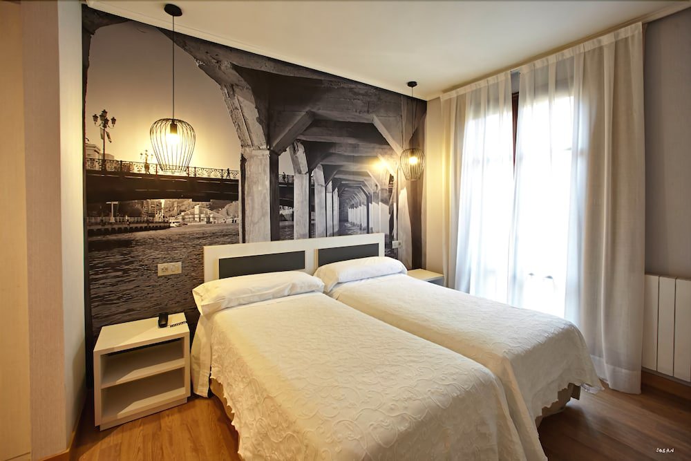 Фото Hotel Sirimiri