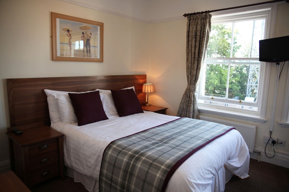 Фото The Jug & Bottle