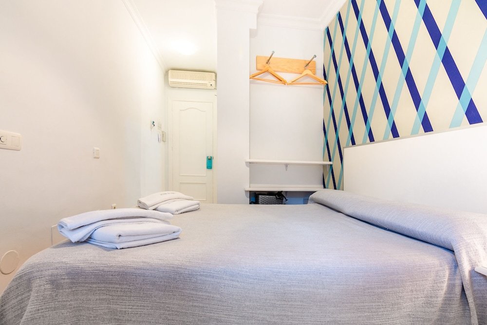 Фото Hostal Luna de Nerja