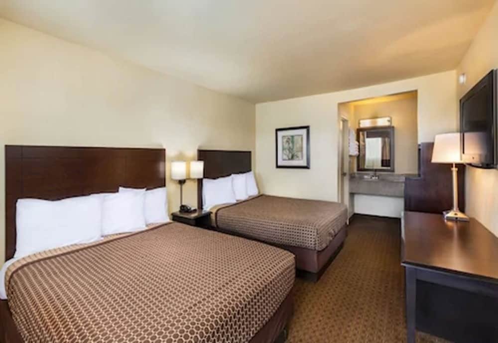 Фото Key Inn & Suites