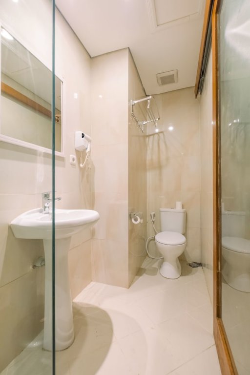 Фото Caroline Hostel