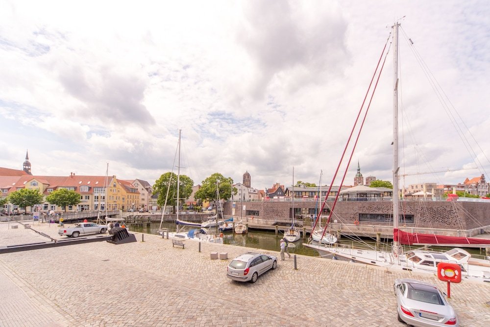 Фото Hotel Kontorhaus Stralsund