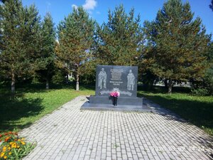 Павшим в годы Великой Отечественной войны (Vologodskiy munitsipalny okrug, derevnya Striznevo (Staroselskiy selsovet), Zelyonaya ulitsa), monument, memorial