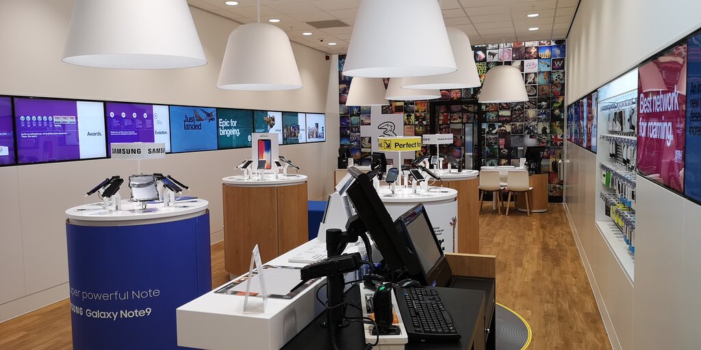 Mobile phone store Three, Wigan, photo