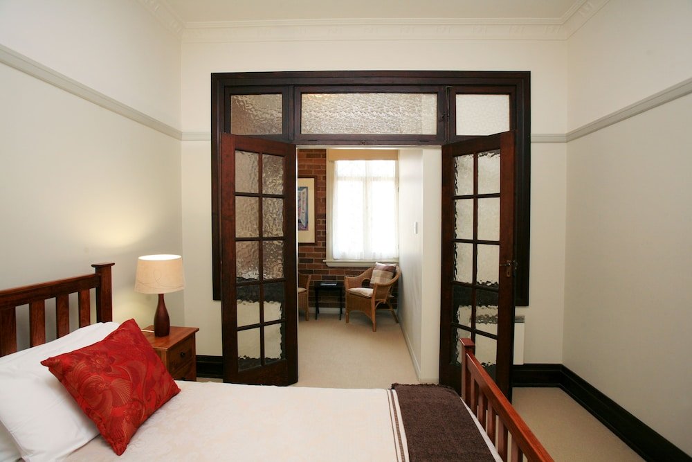 Фото The Bank Guesthouse