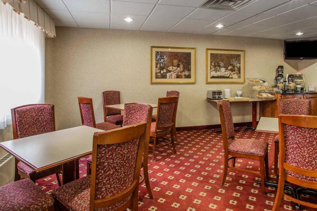 Фото Quality Inn & Suites Downtown