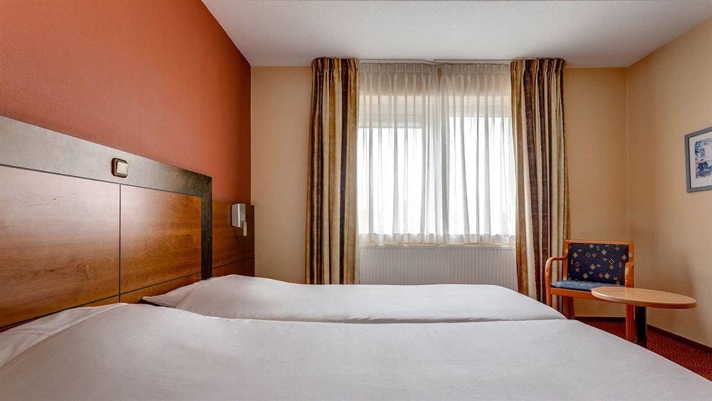 Фото Fletcher Hotel-Restaurant Emmen