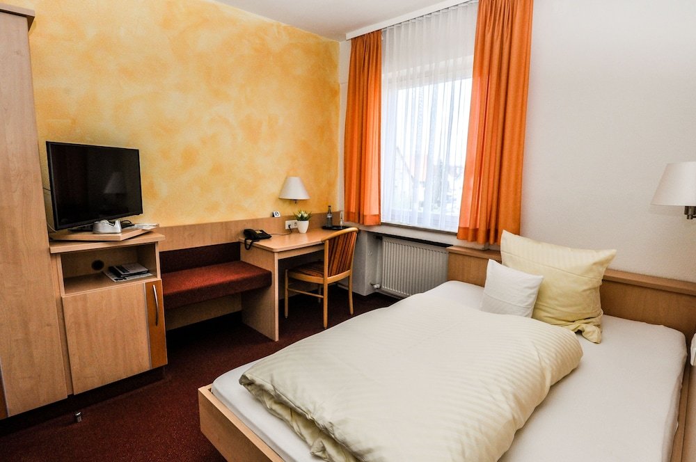 Фото Hotel Garni Metzingen