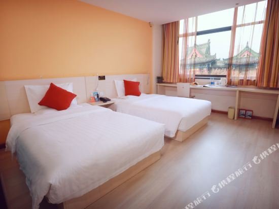 Фото 7 Days Inn Kaifeng Songdu Yu Street Long Ting Branch