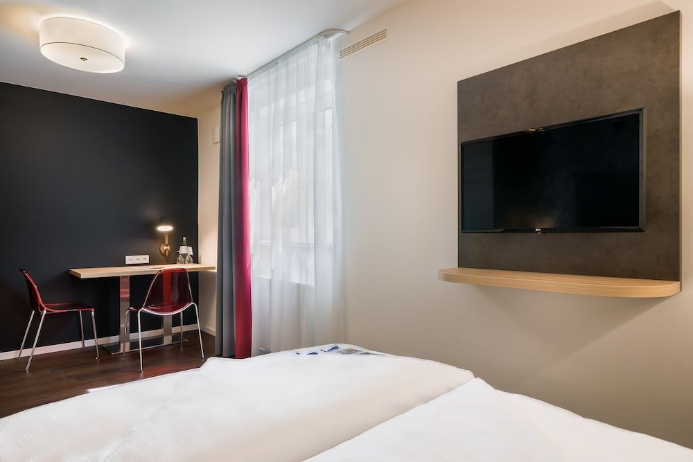 Фото Signature East Hotel Apartment