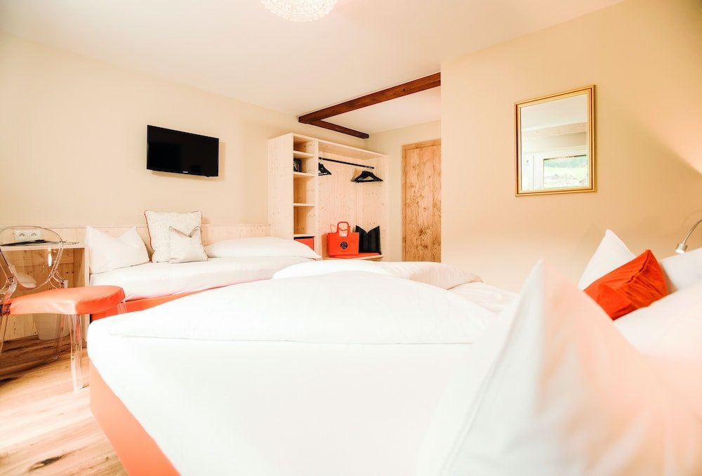 Фото Hotel Mari Pop