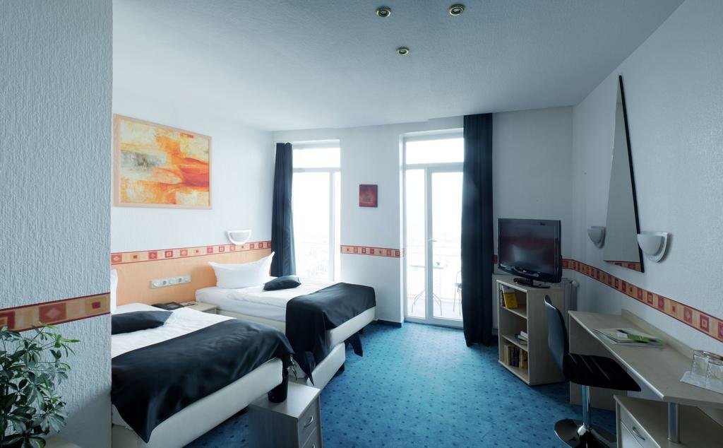 Фото отеля 2