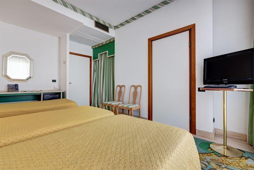 Фото Hotel Aris Garden