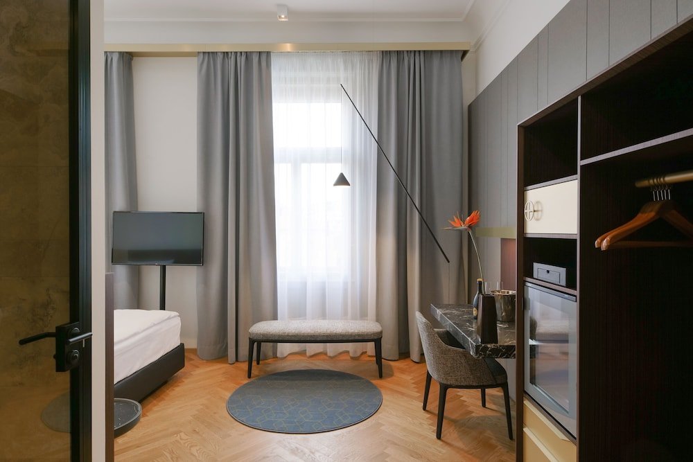 Фото Отель Golden Crown