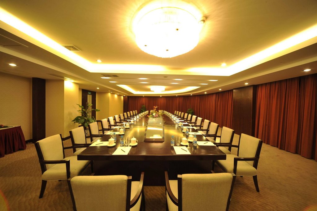 Фото Wuhan Hongguang Hotel